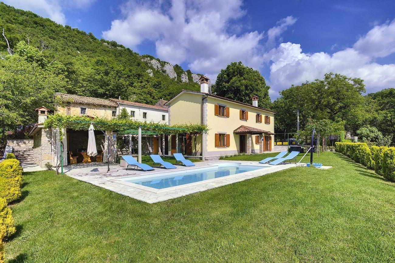Villa Bella Lupoglav  Esterno foto