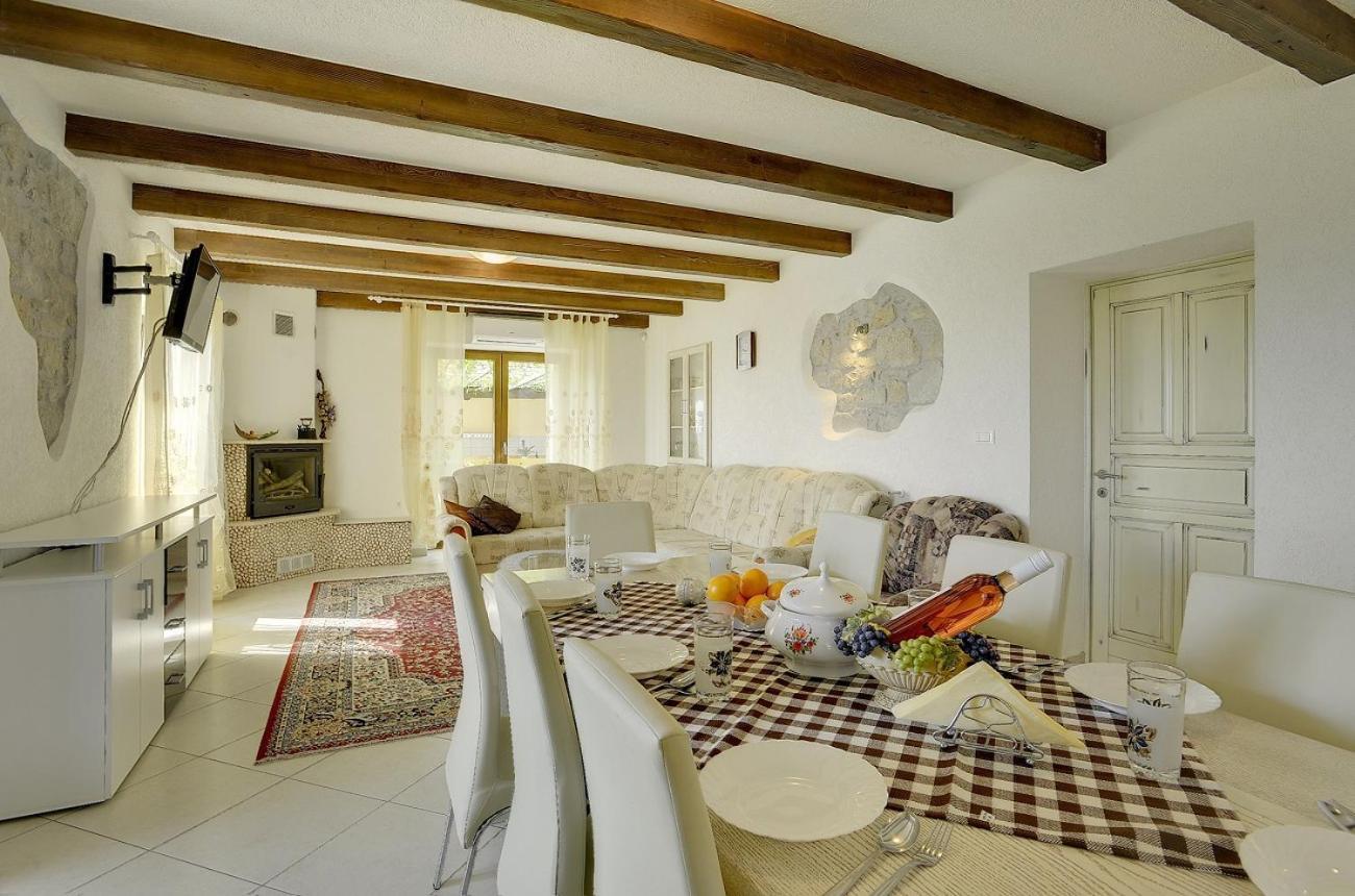Villa Bella Lupoglav  Esterno foto
